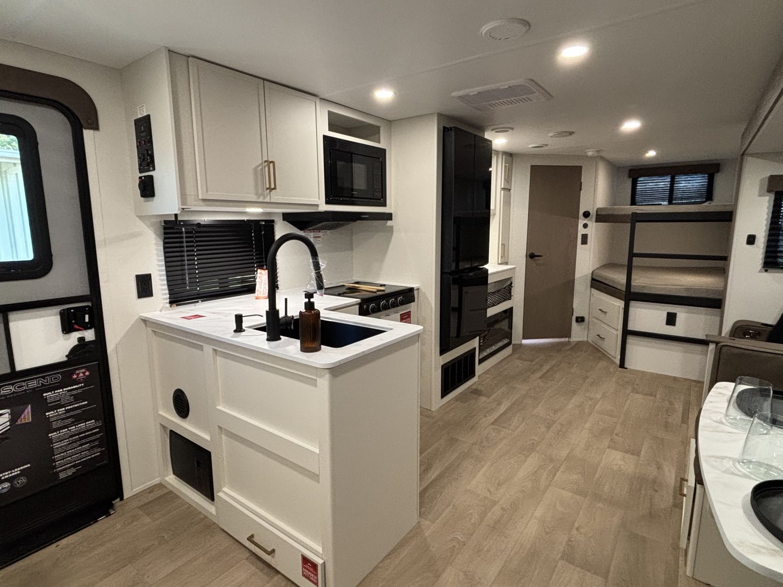 2026 Grand Design Transcend XPLOR 27DBX - Image 12
