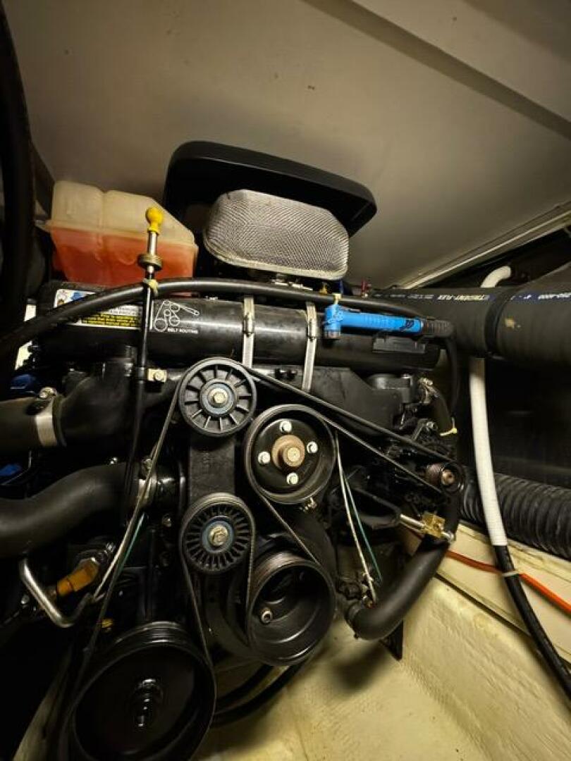 2004 Carver 360 Sport Sedan - Image 57