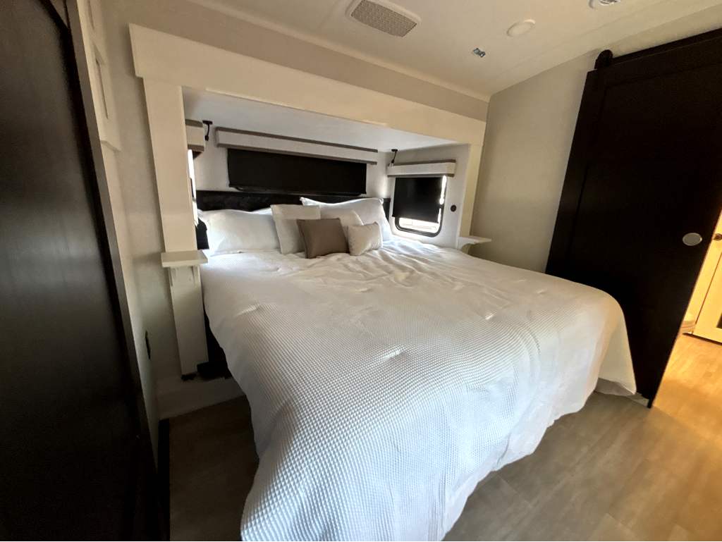 2026 JAYCO PINNACLE 38FBRK - Image 23
