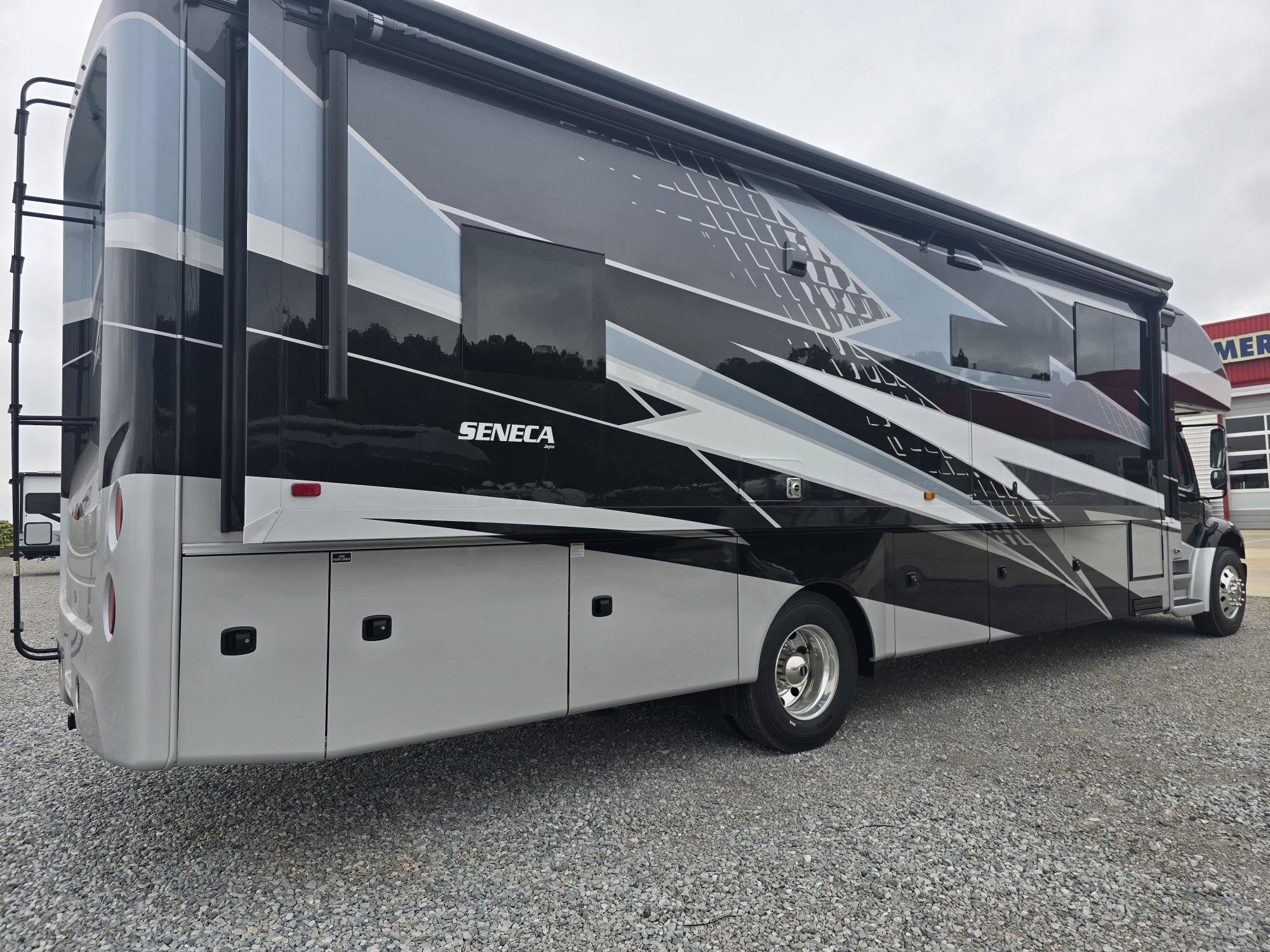 2026 JAYCO SENECA 37M - Image 5