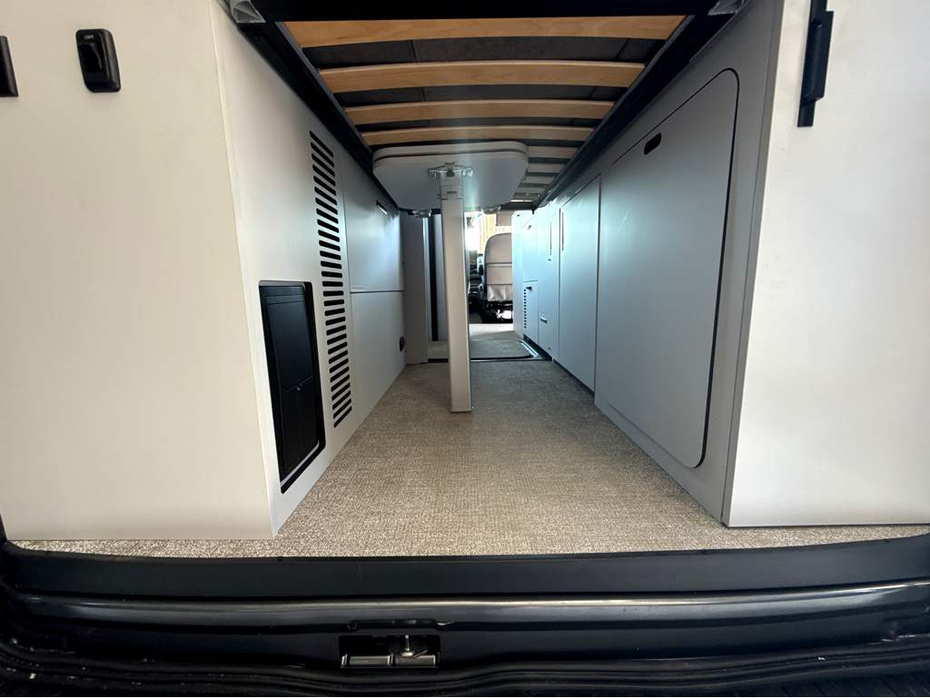 2026 GRAND DESIGN LINEAGE SERIESVT LVT1 - Image 22