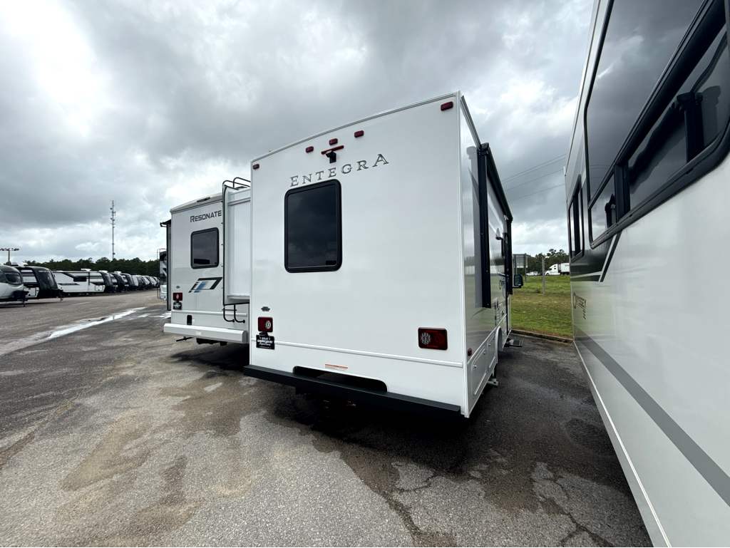 2027 ENTEGRA COACH ODYSSEY SE 22C - Image 4