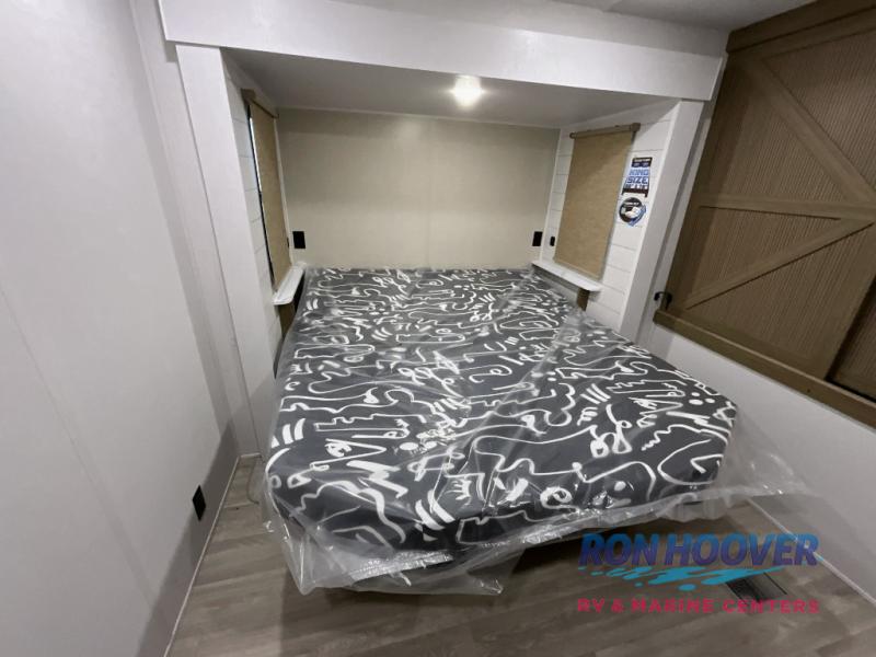 2026 FOREST RIVER 33TS - Image 40