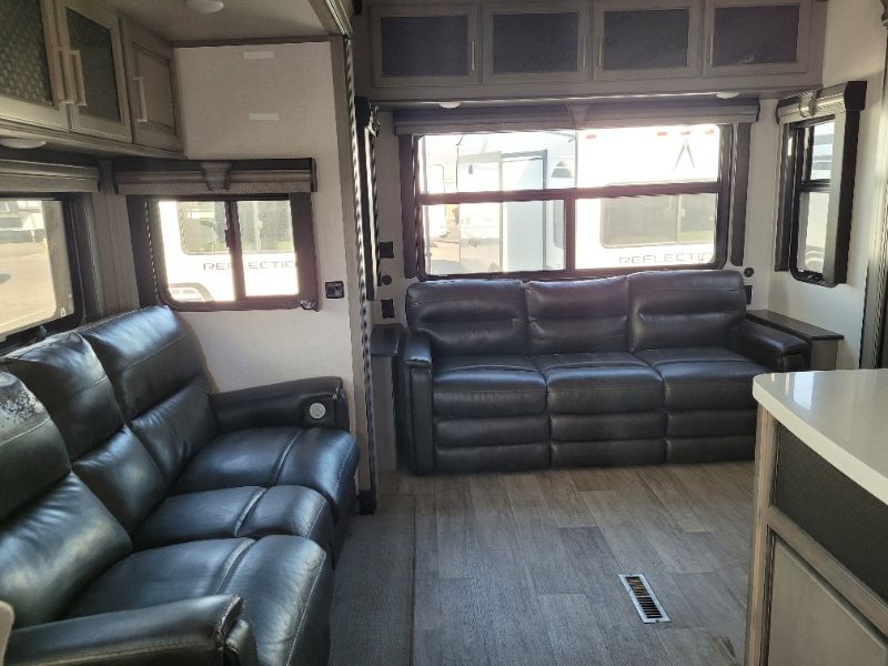 2021 Keystone Montana 3813MS - Image 8