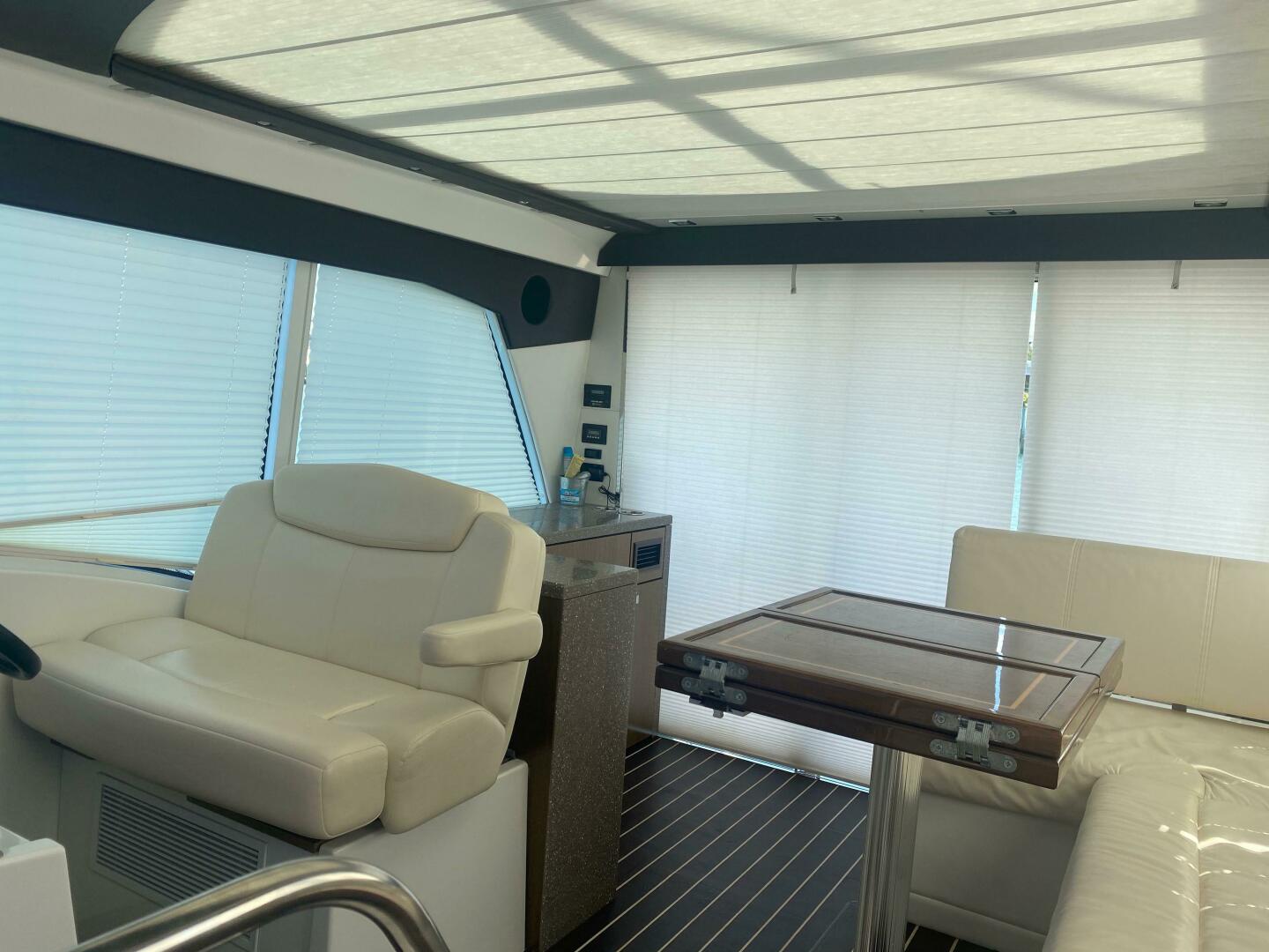 2012 Cruisers Yachts 48 Cantius - Image 13