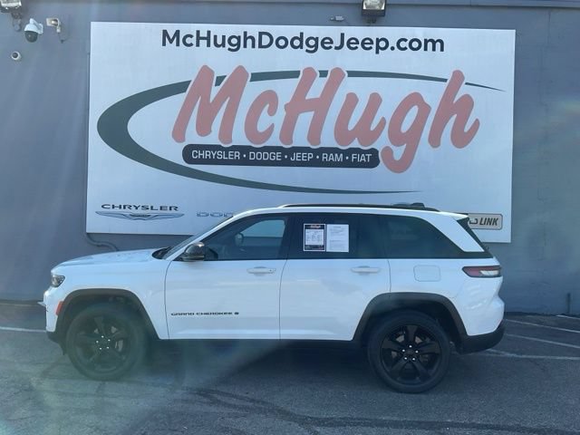 2023 Jeep Grand Cherokee Utility 4D Altitude 4WD - Image 10