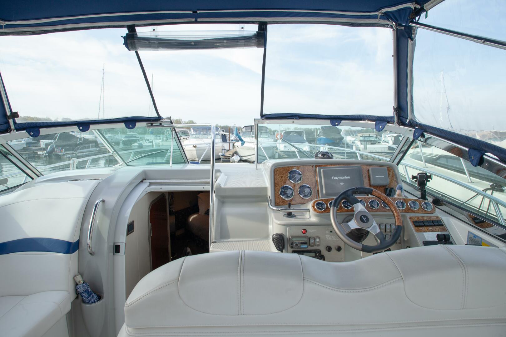2006 Formula 31 Performance Cruiser - Image 31