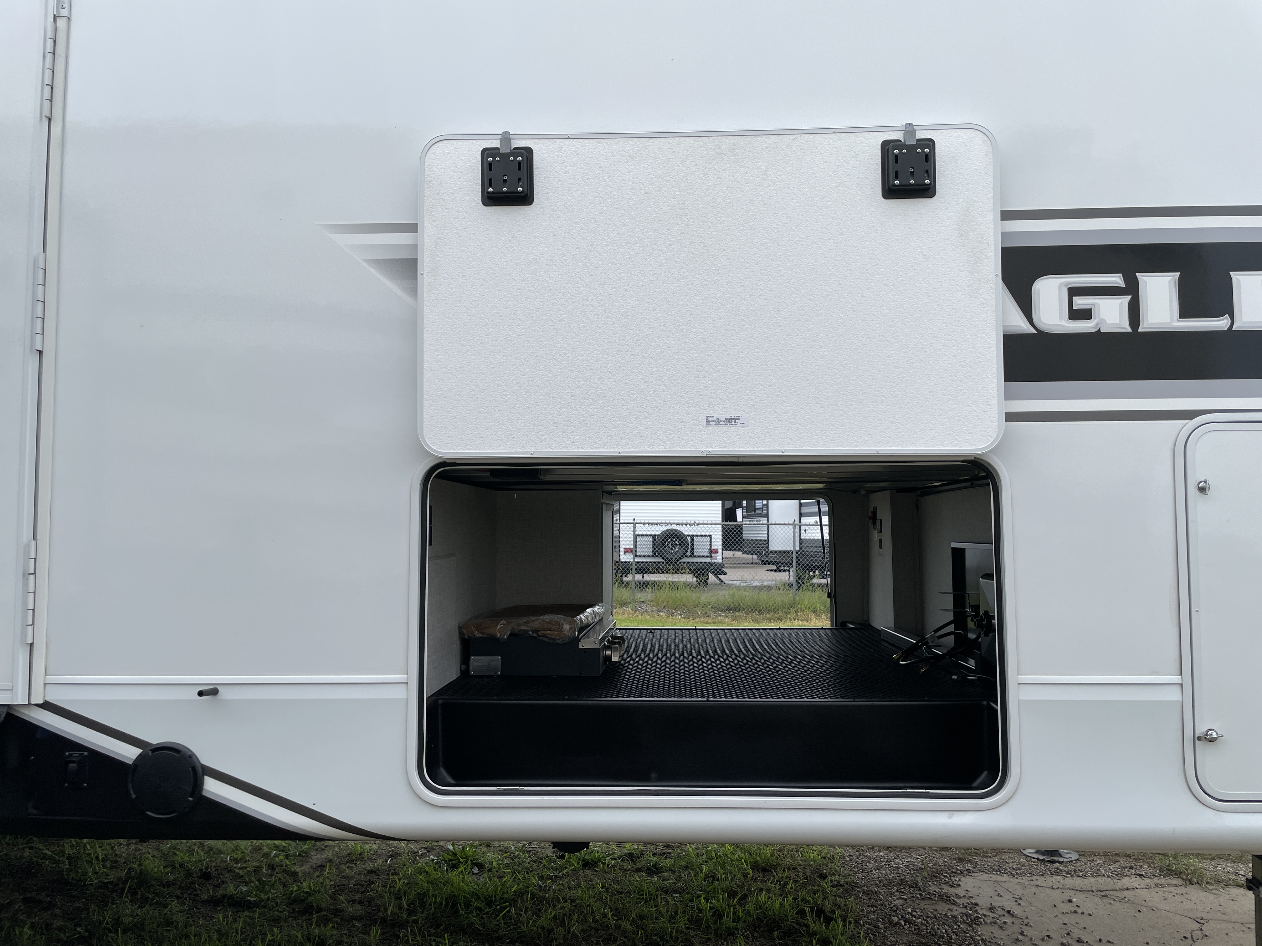 2024 Jayco Eagle 317RLOK - Image 3