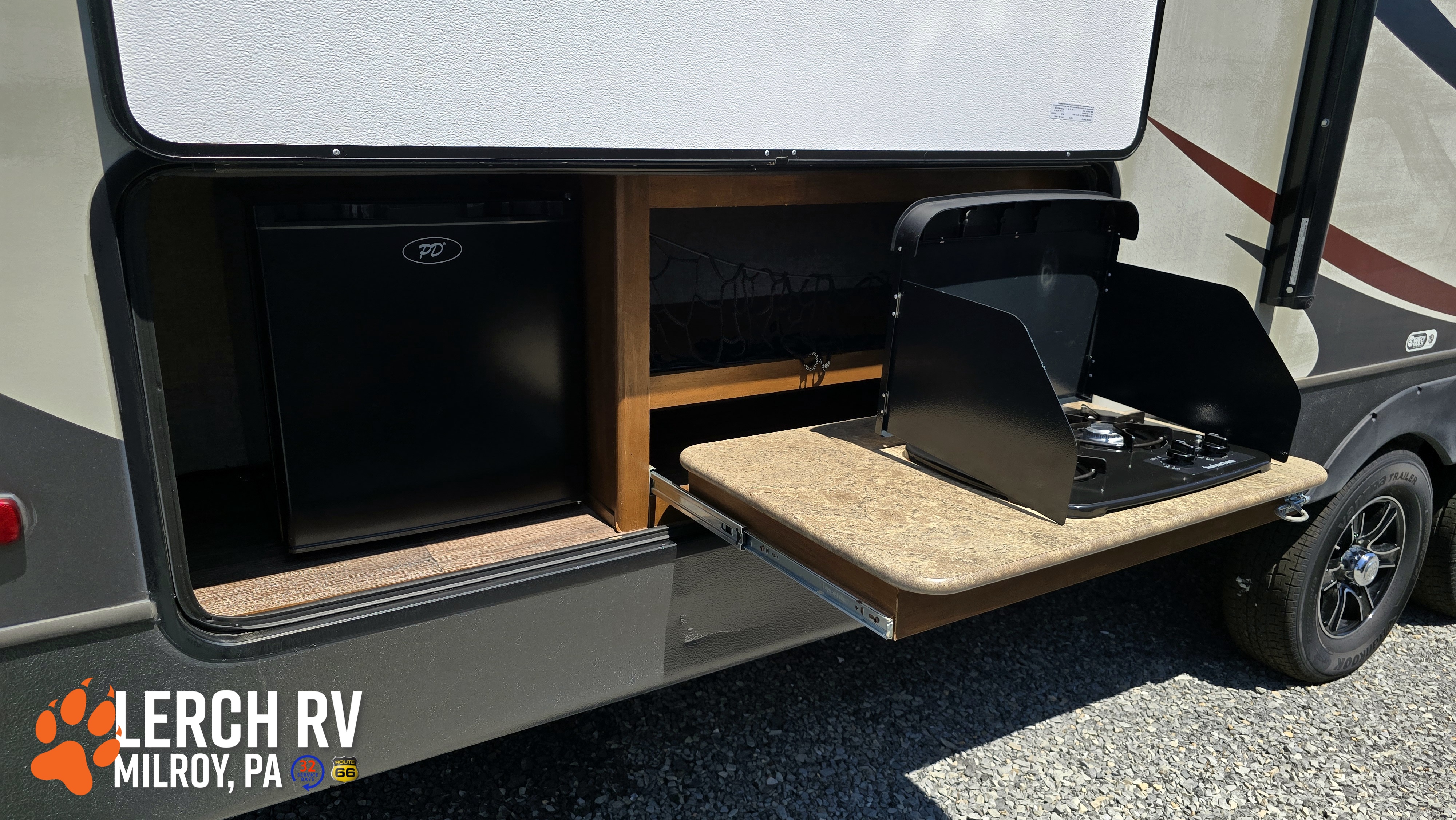 2016 KEYSTONE SPRINTER CAMPFIRE 28BH - Image 6