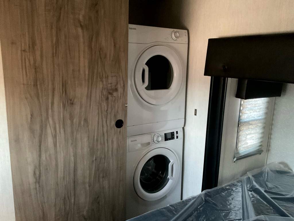 2022 FOREST RIVER ARTICWOLF M-3880 SUITE - Image 24