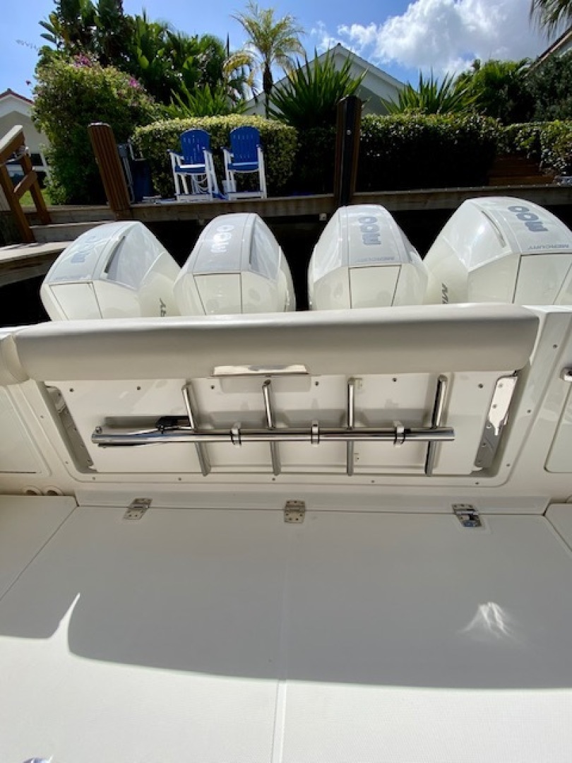2020 Boston Whaler 380 Realm - Image 18