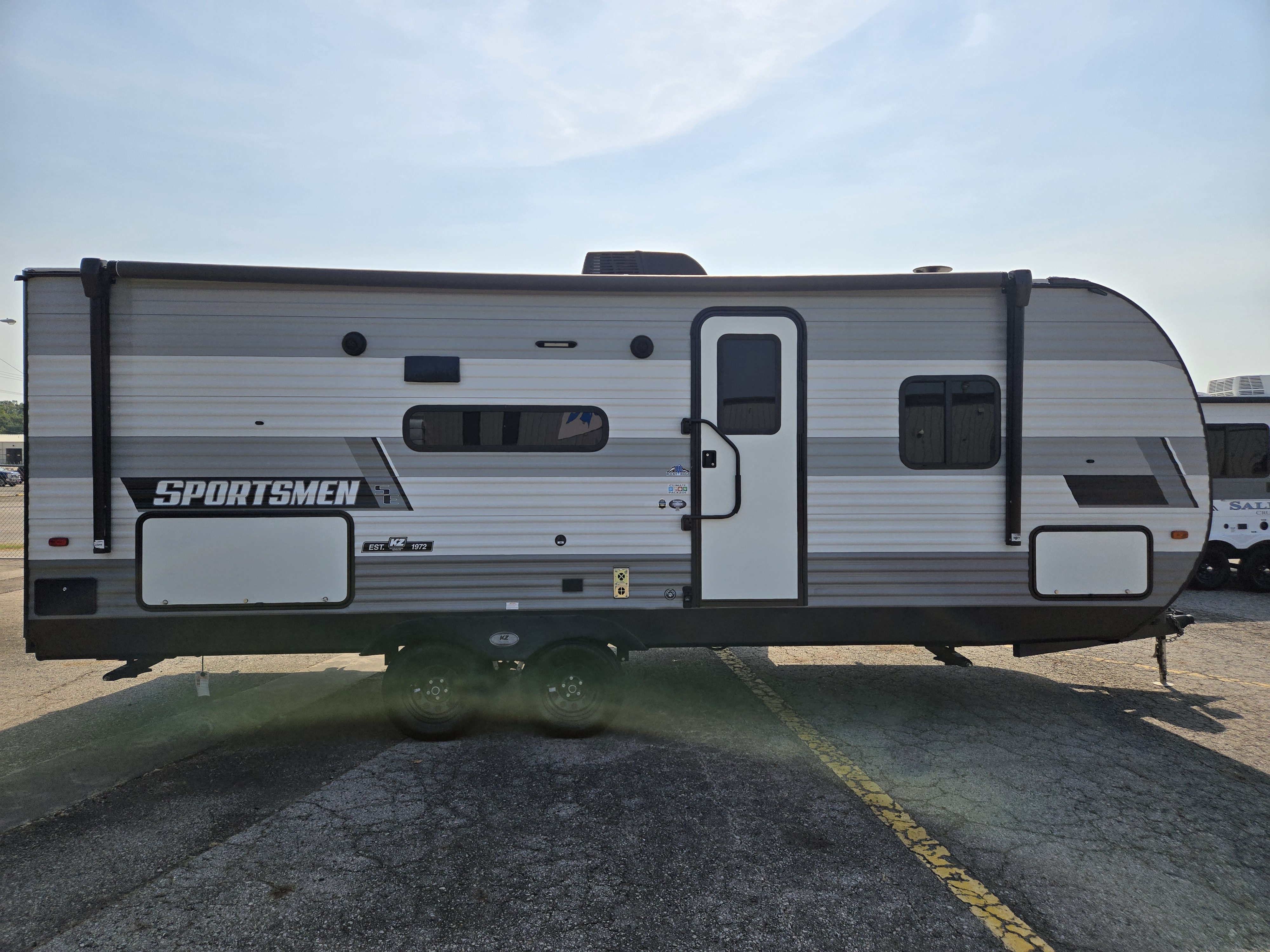 2023 KZ RV Sportsmen SE 231BHKSE - Image 4