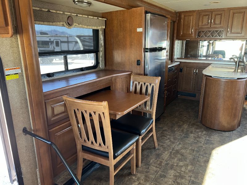 2014 Thor Motor Coach Challenger 37GT - Image 7