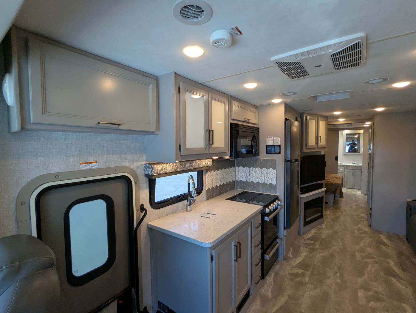 2022 Thor Motor Coach Windsport 35M - Image 16