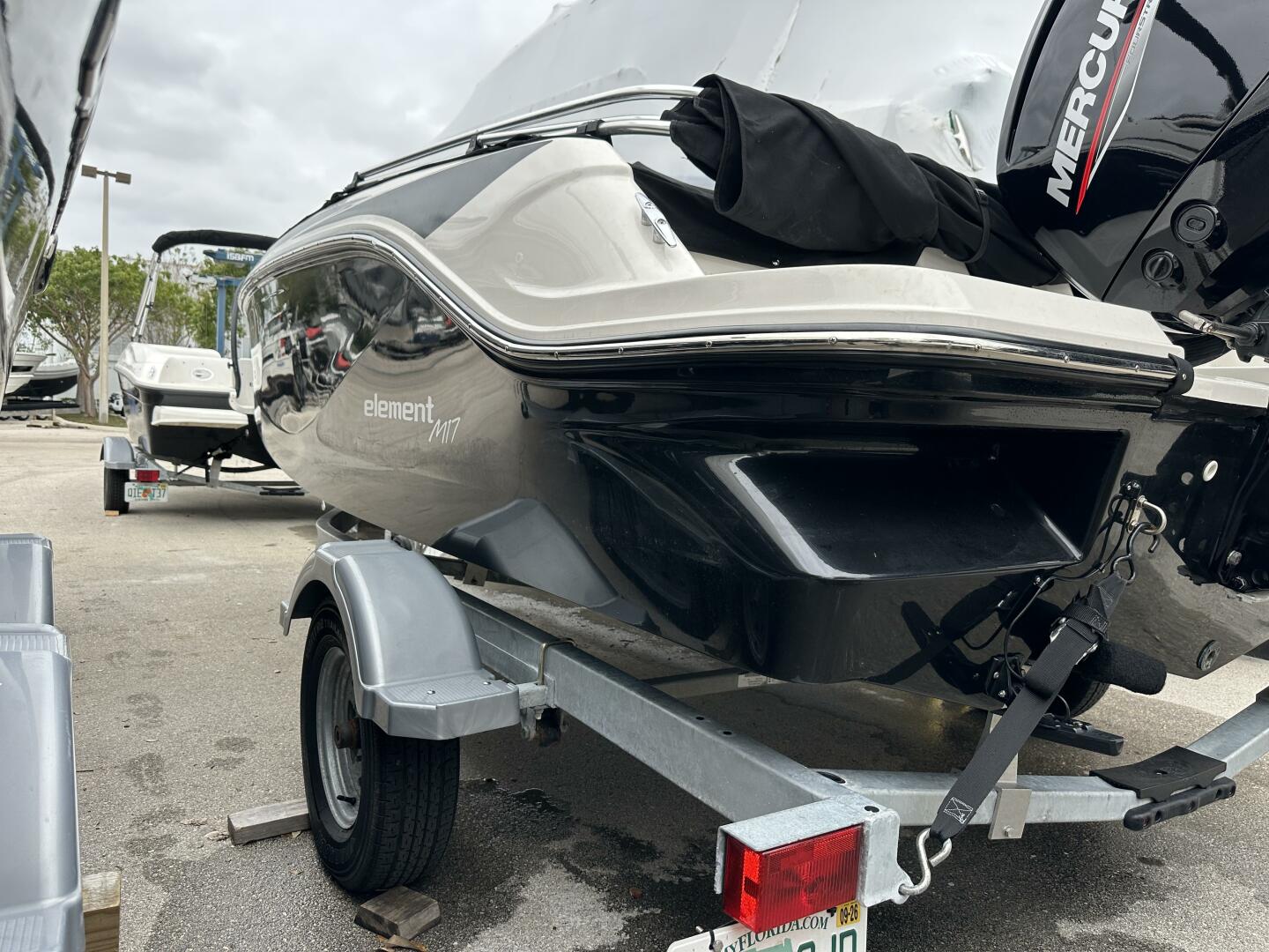 2023 Bayliner M Series M17 - Image 24