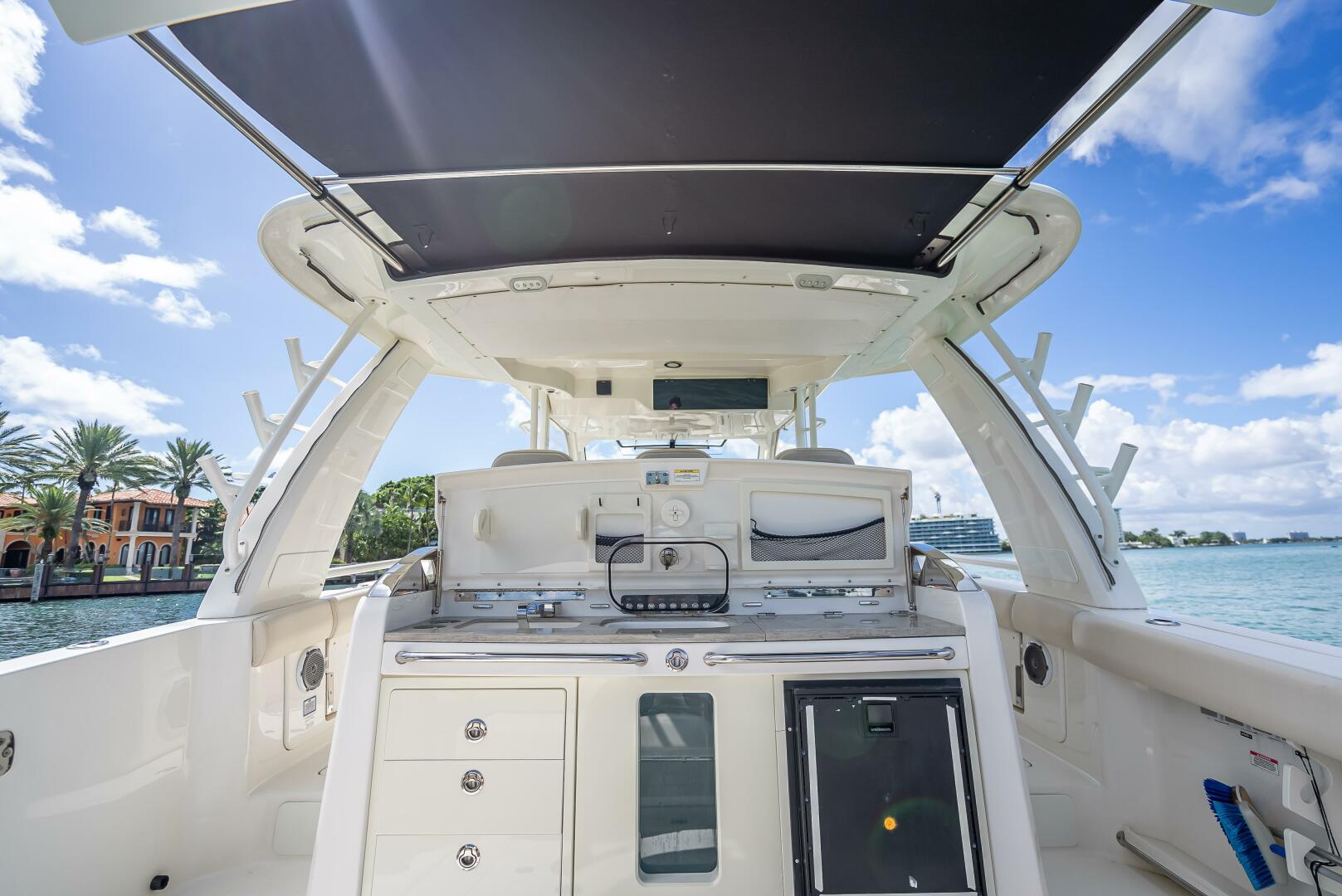 2016 Boston Whaler - Image 128