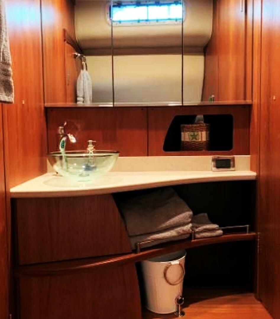2009 Tiara Yachts Sovran 4300 Base - Image 19