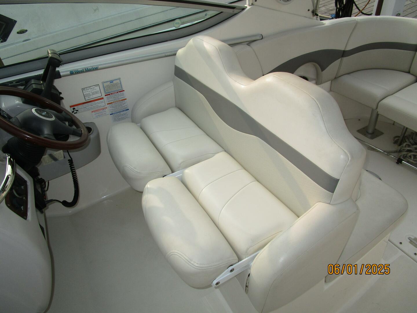 2006 Chaparral Signature 290 - Image 13