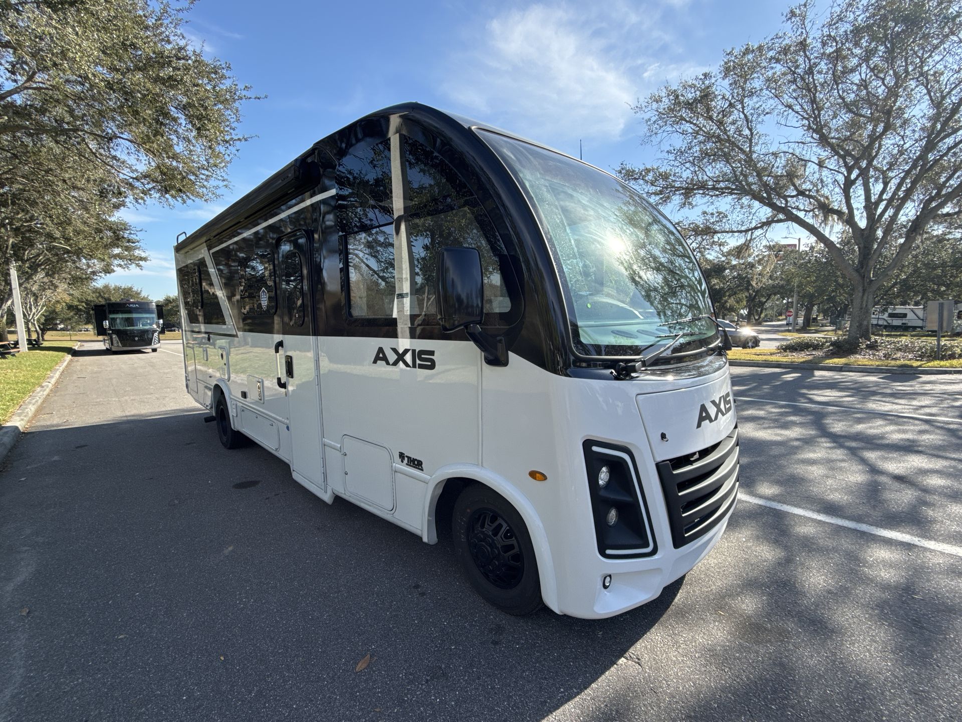 2025 Thor Motor Coach Axis