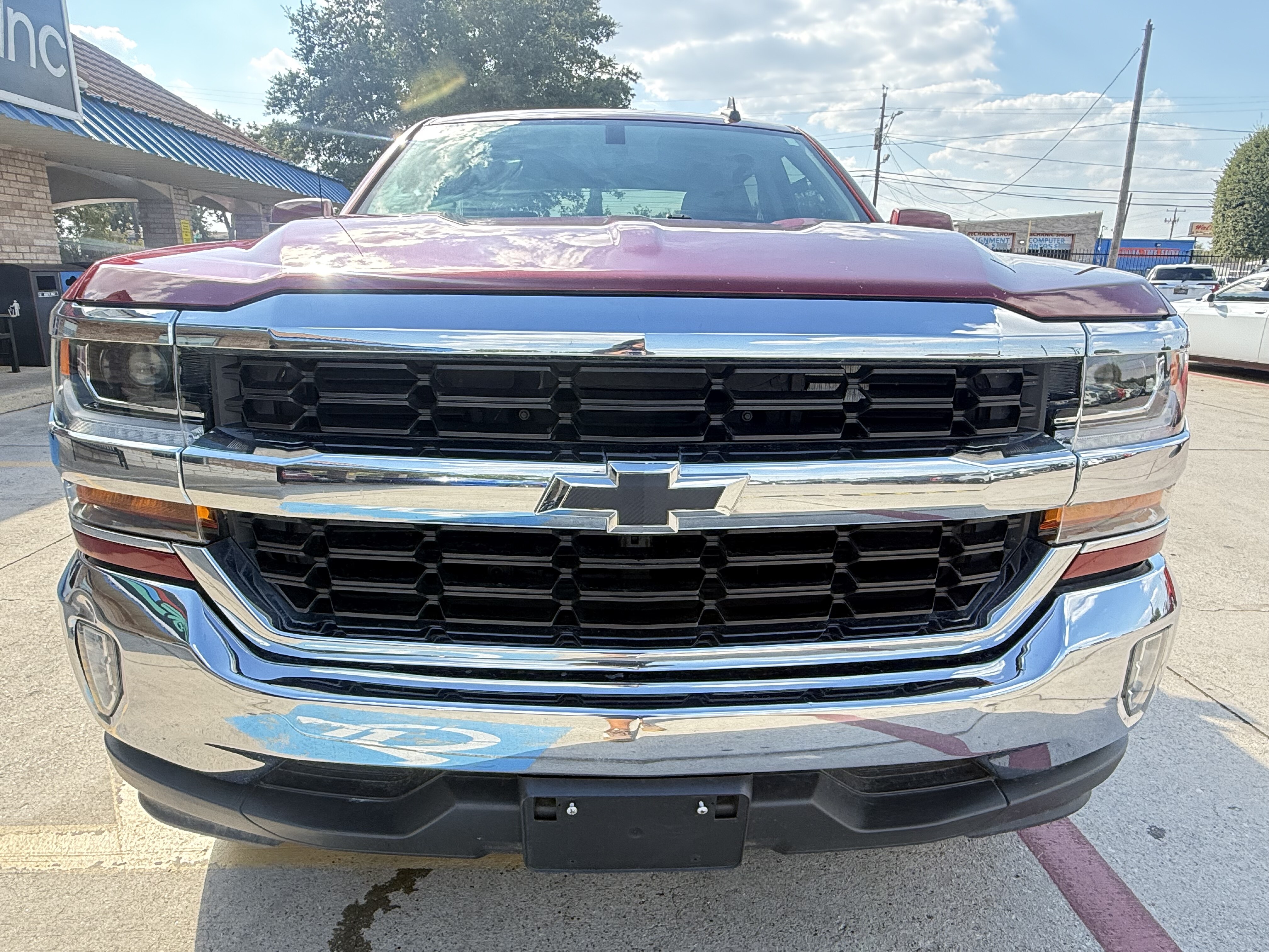 2018 Chevrolet Silverado 1500 Crew Cab LT 4WD - Image 15