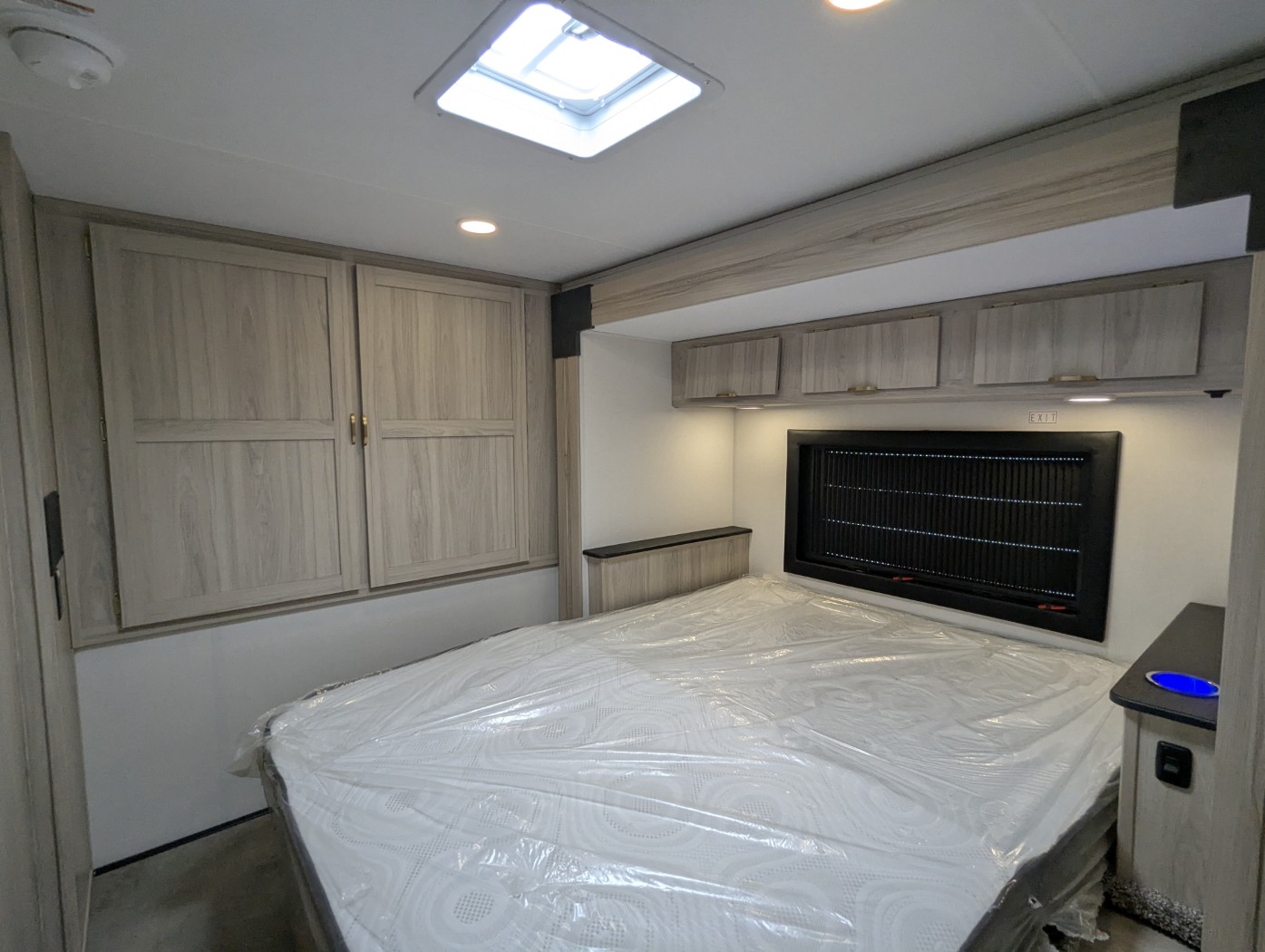 2027 Coachmen Cross Trail 26XG - Image 29
