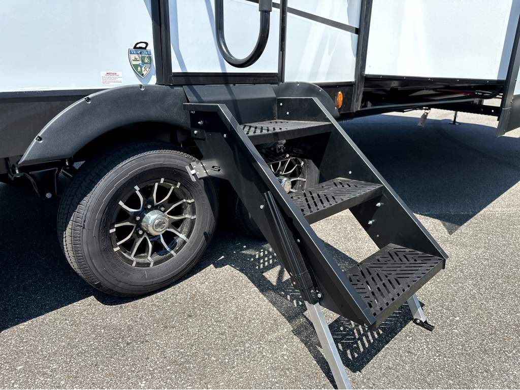 2026 VENTURE RV SPORTTREK 333VMI - Image 26