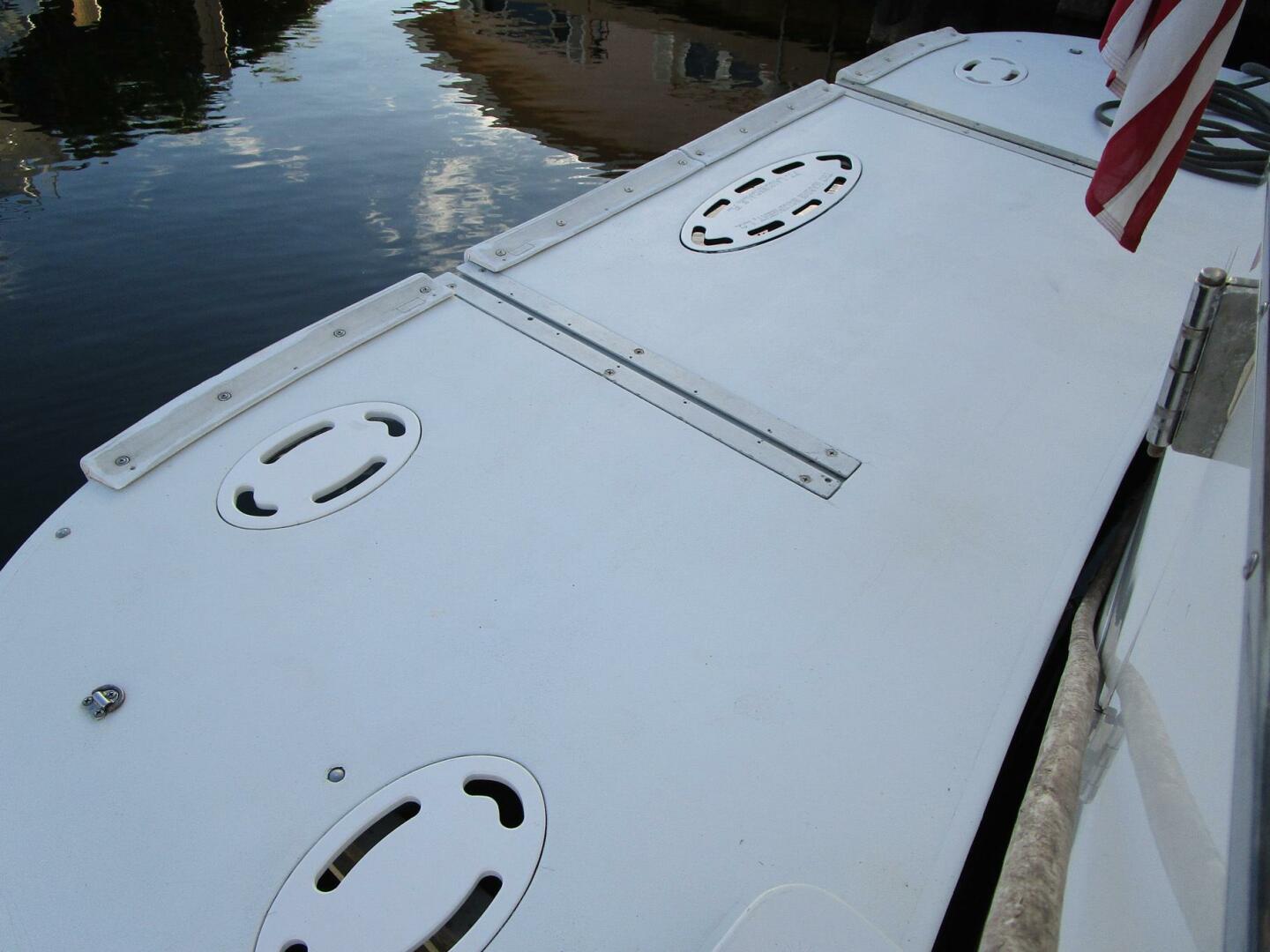 1990 Viking Cockpit Motor Yacht - Image 48