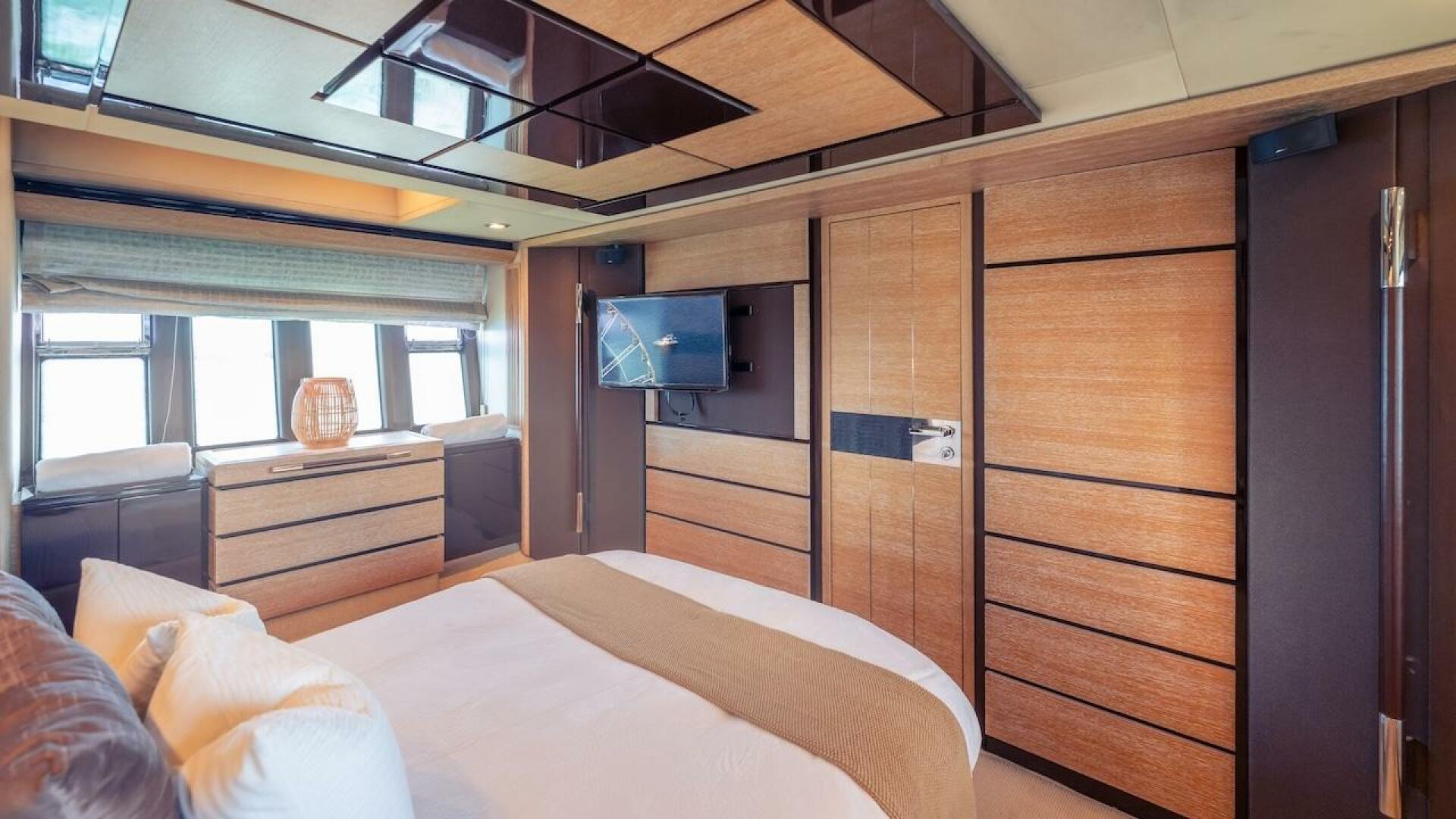 2012 Azimut Evolution - Image 53