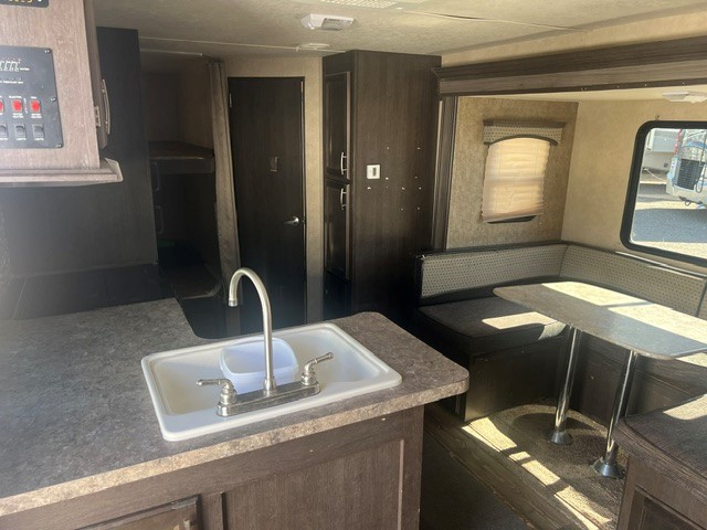 2016 FOREST RIVER EVO ATS 240BHS - Image 18
