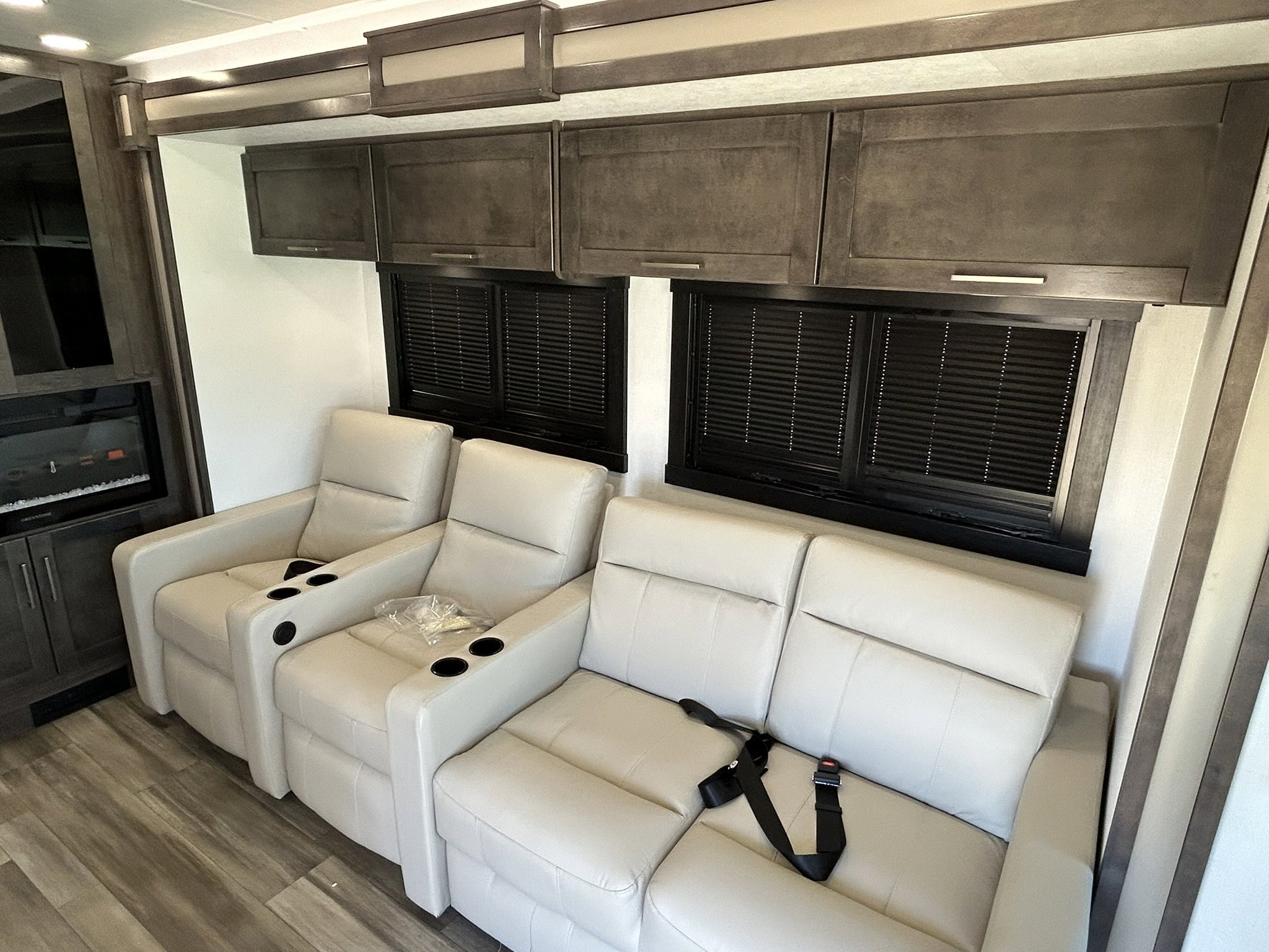 2026 JAYCO PRECEPT 36C - Image 17