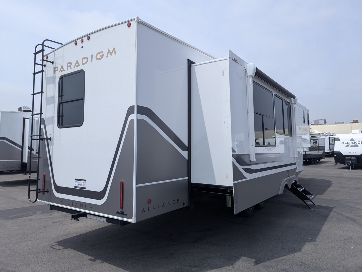 2026 Alliance RV Paradigm 382RK - Image 4