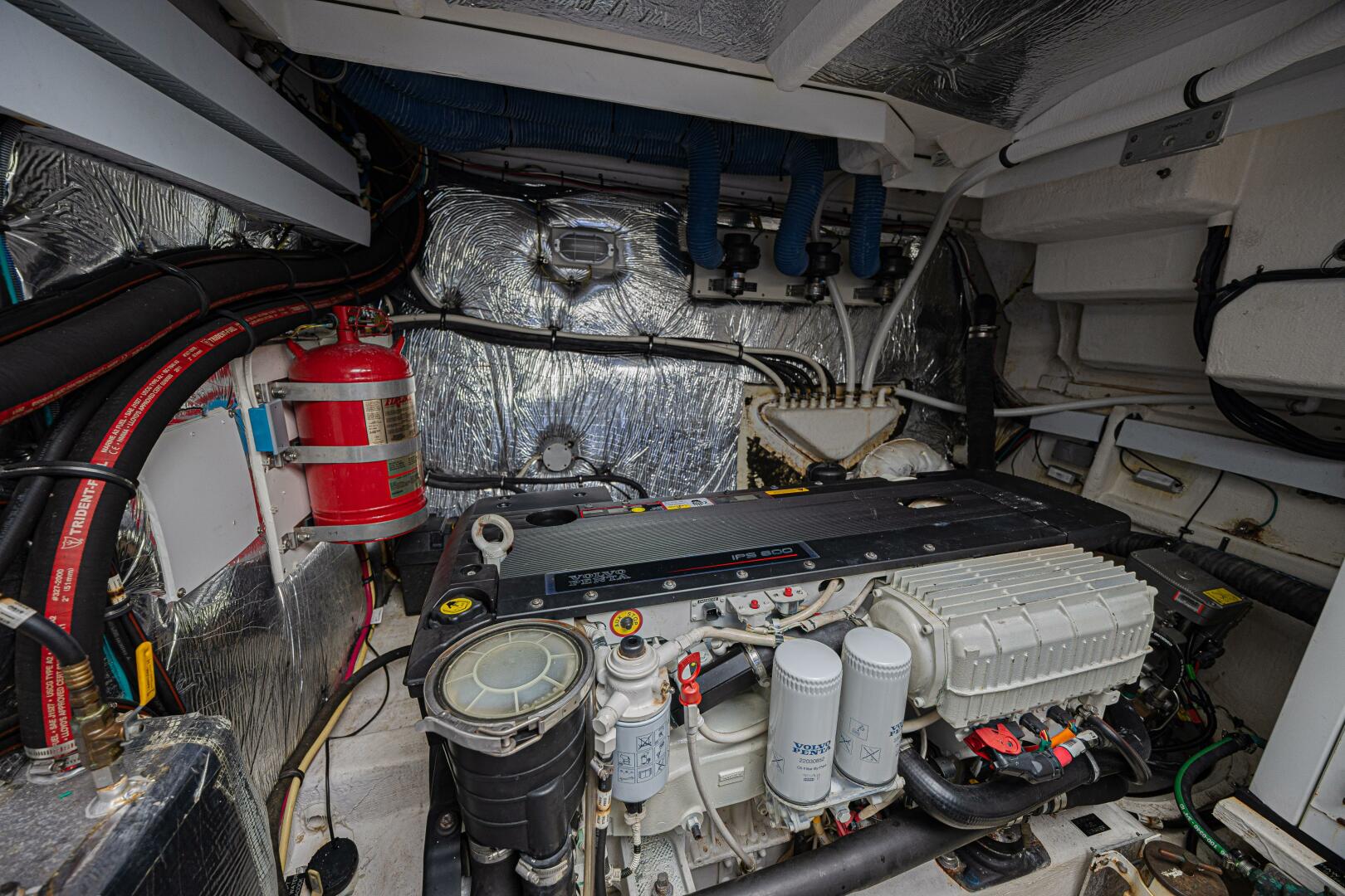 2012 Cruisers Yachts 48 Cantius - Image 43