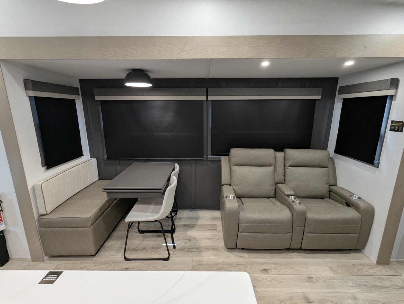 2026 Forest River Rockwood Signature R361RLS - Image 22