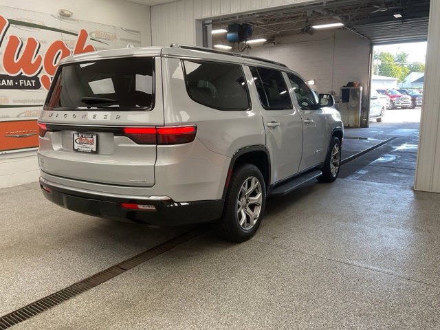 2022 Jeep Wagoneer Utility 4D Series II 4WD - Image 7