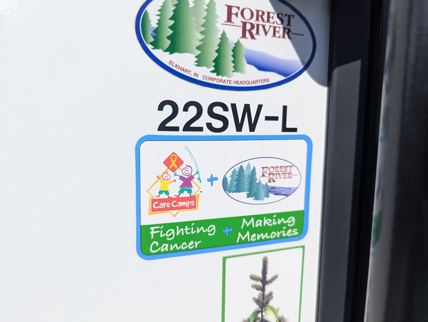 2025 Forest River Cherokee Alpha Wolf 22SW - Image 10