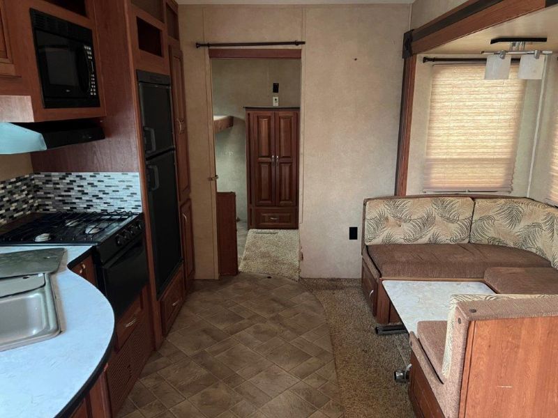 2012 Forest River Wildcat eXtraLite 312BHX - Image 4