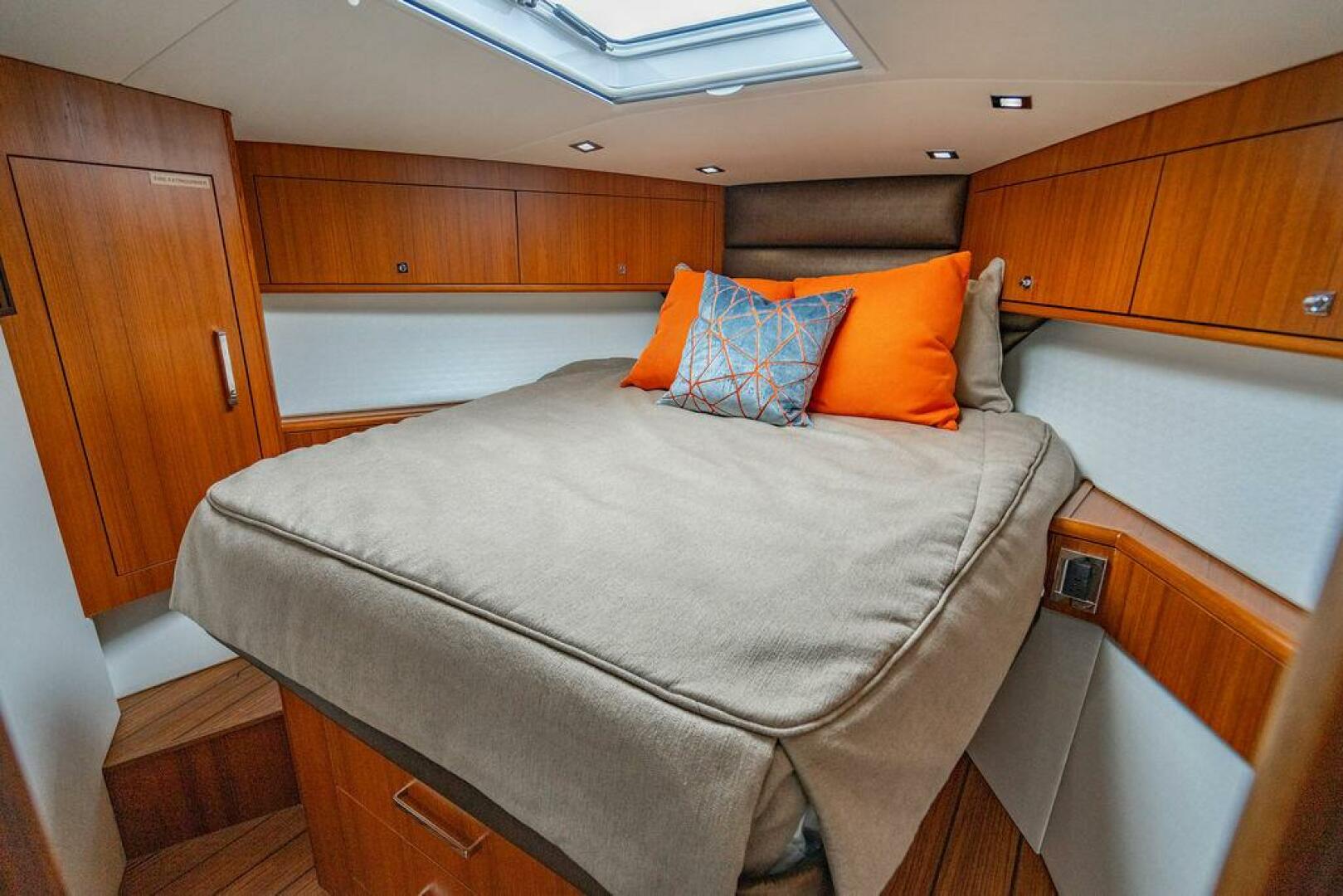 2023 Hatteras GT45X - Image 38