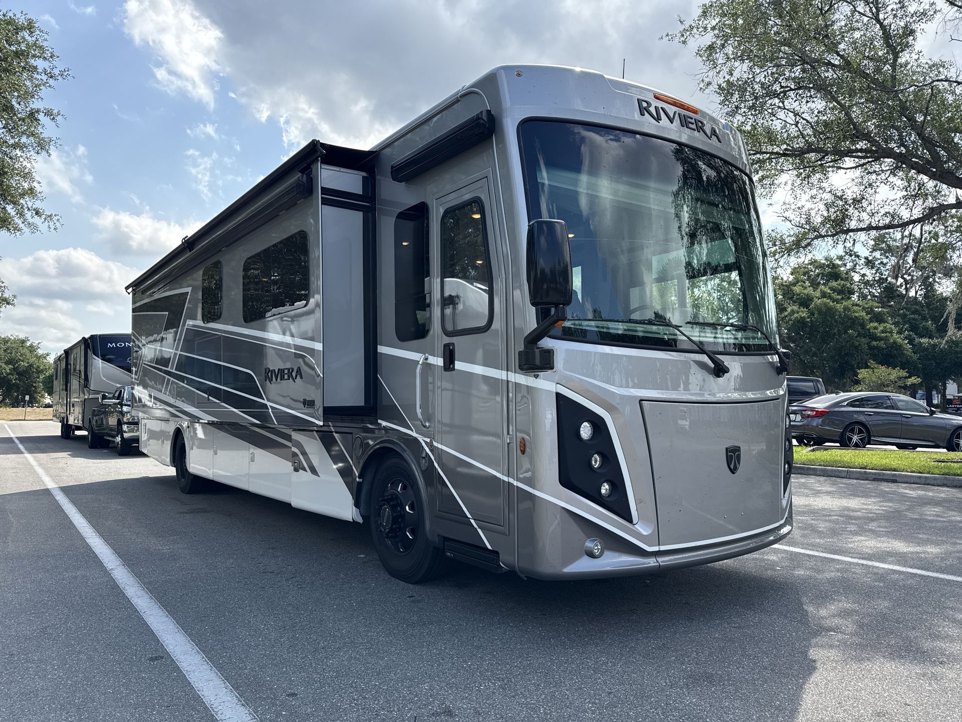 2026 Thor Motor Coach Riviera