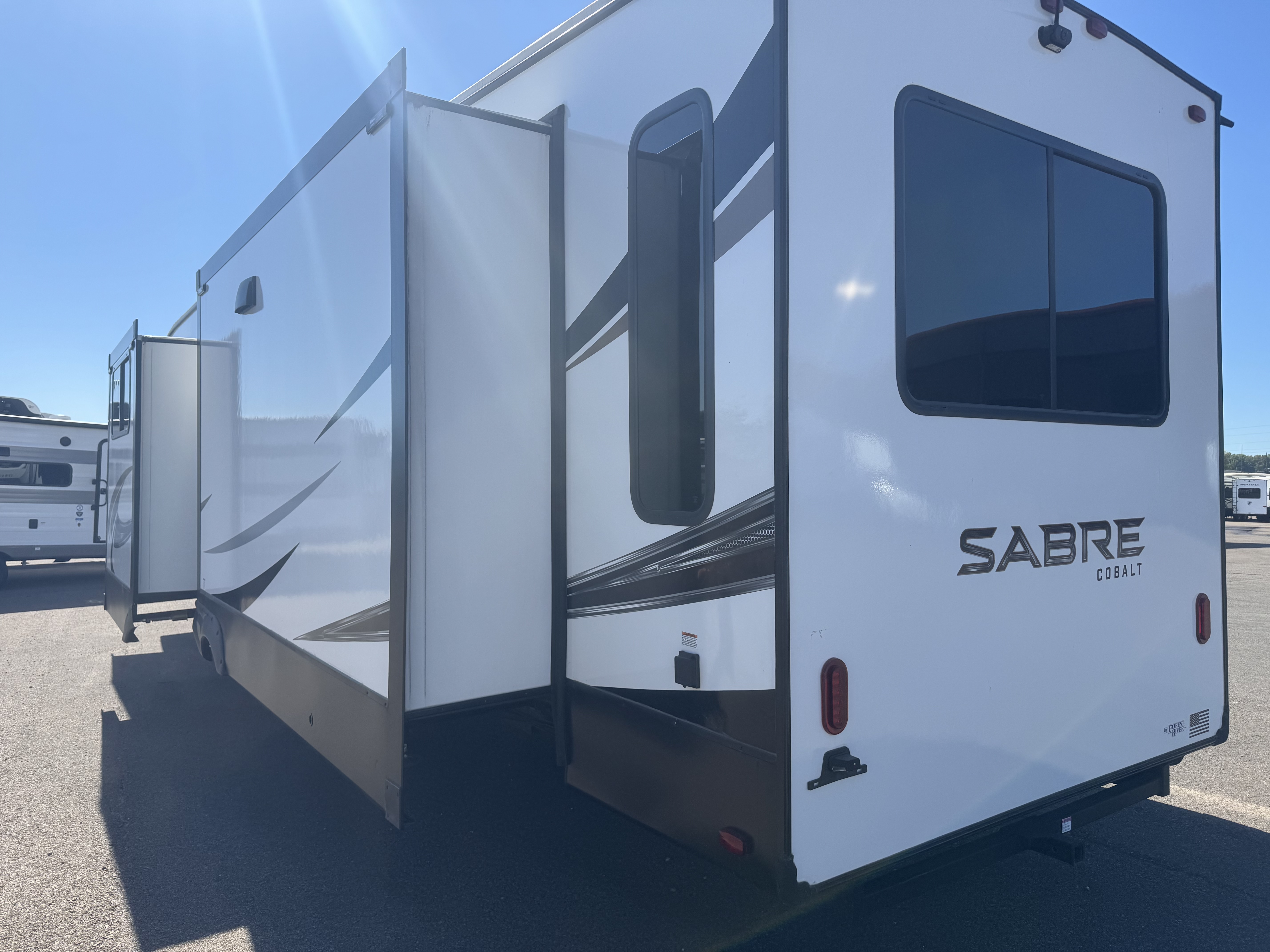 2022 FOREST RIVER SABRE 36BHQ - Image 2