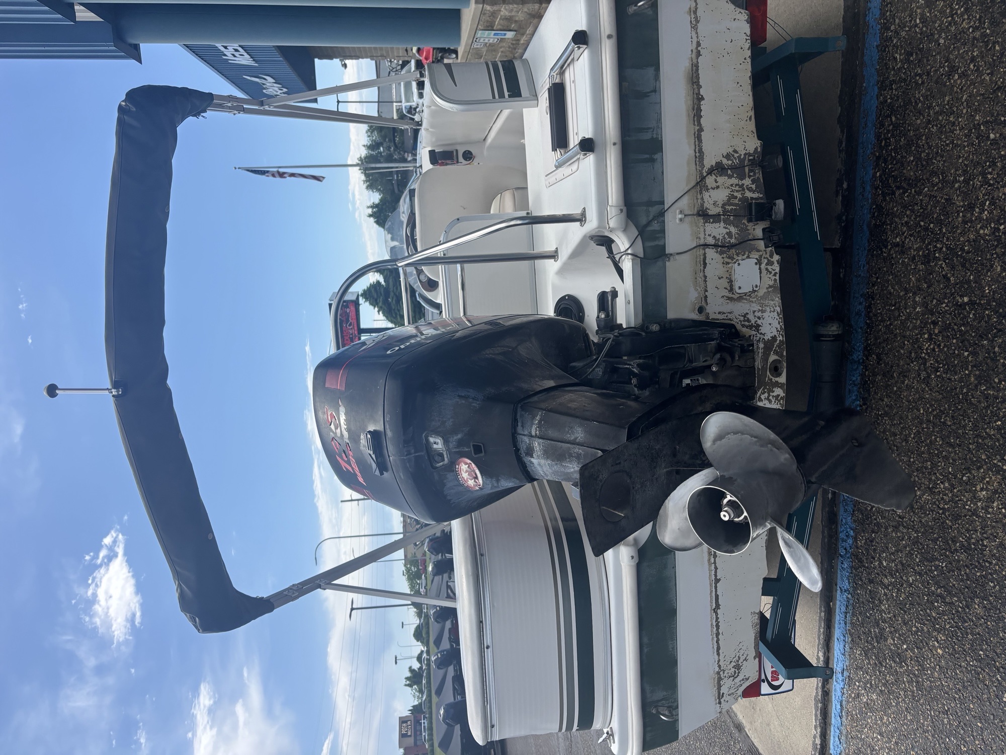 2001 Hurricane 228R - Image 4