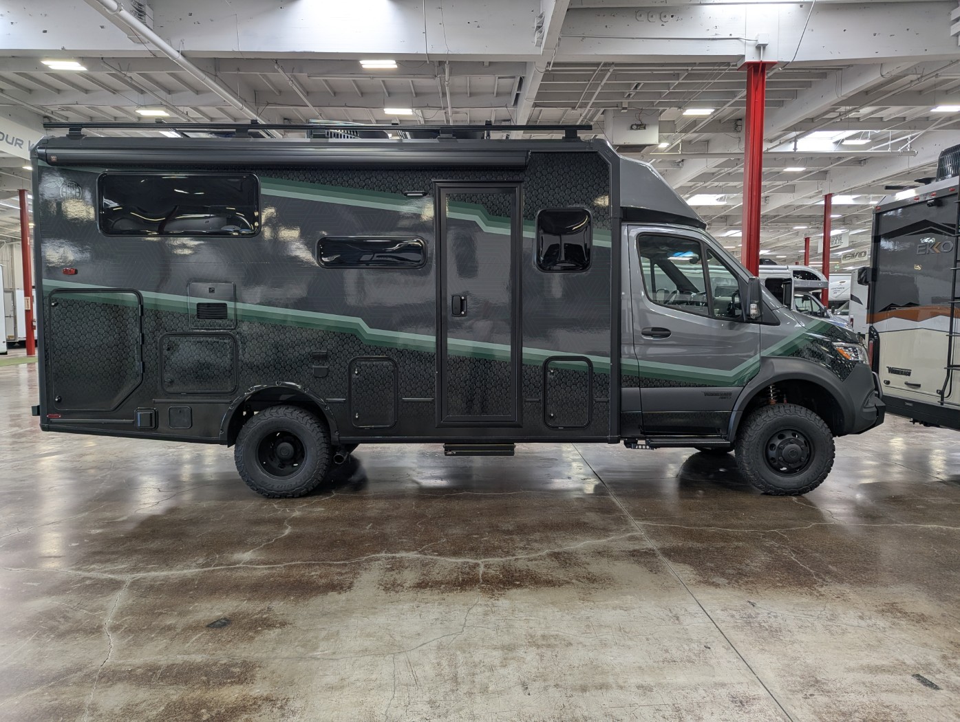 2026 Winnebago EKKO Sprinter 23B AWD - ATH Edition - Image 12