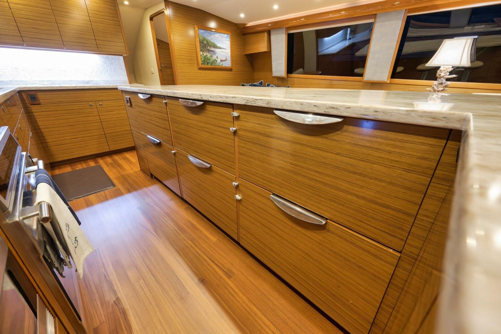 2012 Weaver - Image 13