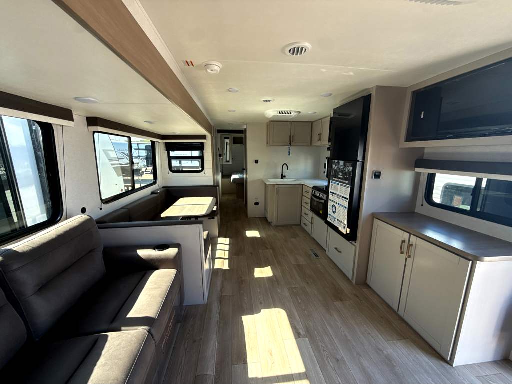 2027 JAYCO JAY FLIGHT 335BHS - Image 4