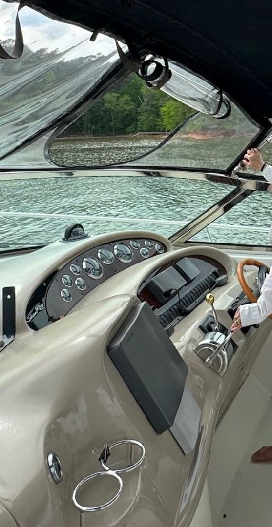 2001 Sea Ray 380 Sundancer - Image 8
