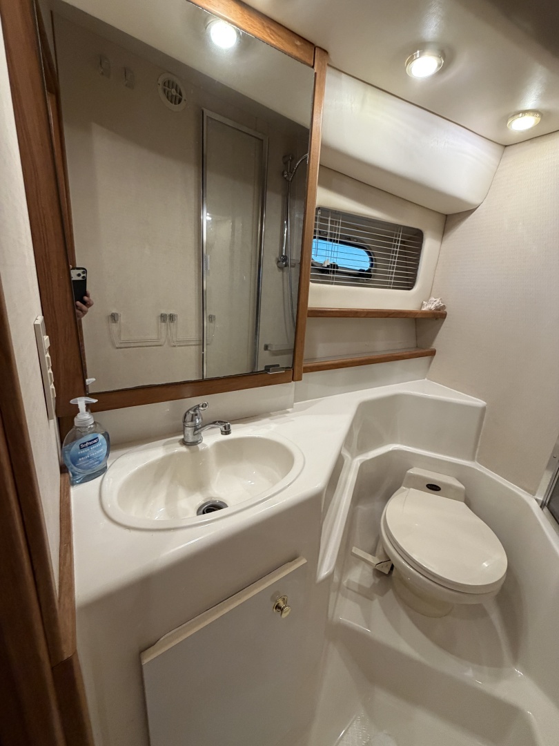 1999 Bayliner 4788 - Image 37