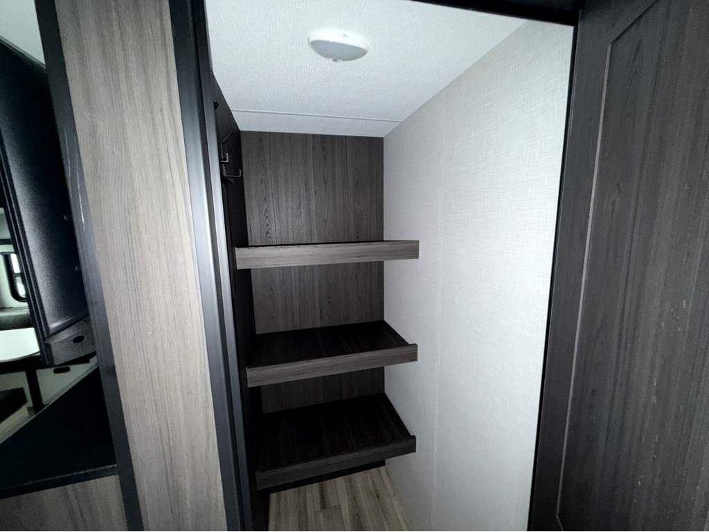 2026 VENTURE RV STRATUS 261VRB - Image 33
