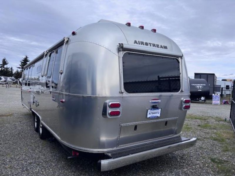 2017 Airstream International Serenity 30 - Image 3