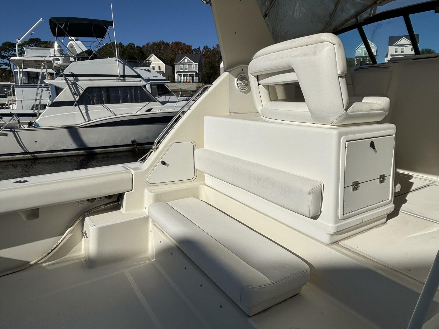 1993 Tiara Yachts 4300 Convertible - Image 13