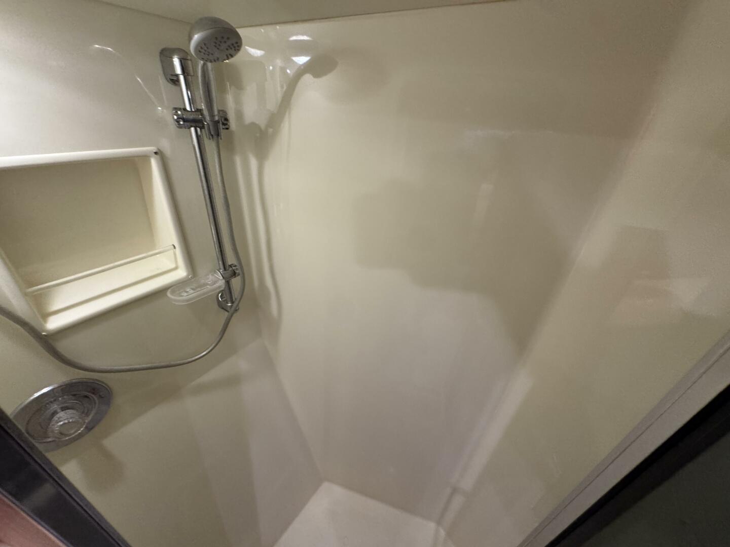 1995 Viking 58 Convertible - Image 31
