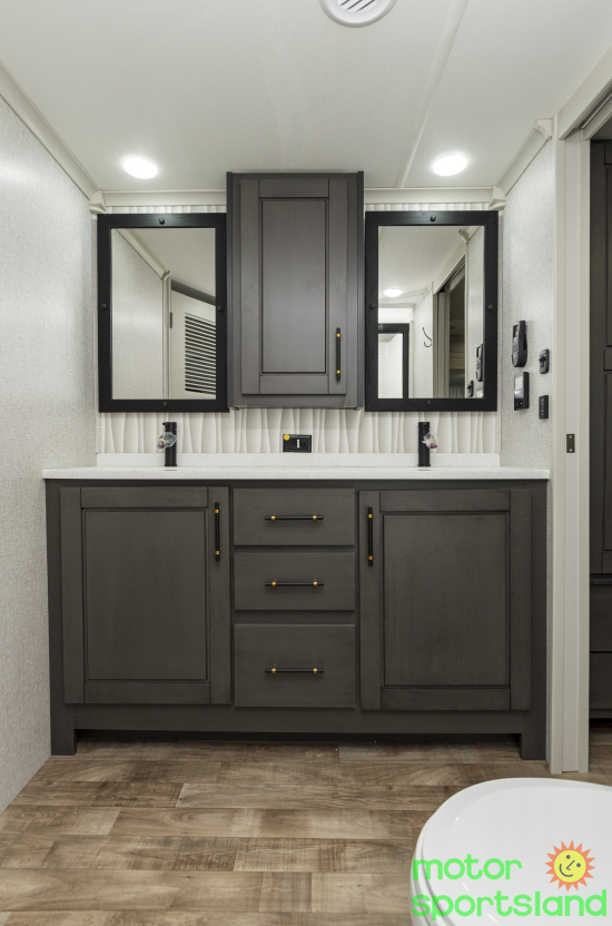 2025 CrossRoads Redwood RW415RD - Image 30